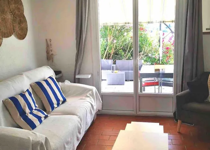 Maison Provencale Proche St Tropez بيت للعطل كوغولين