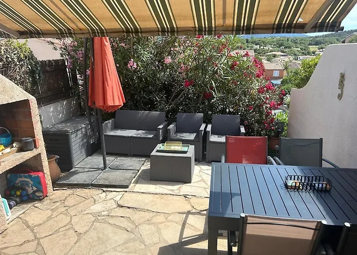 Maison Provencale Proche St Tropez بيت للعطل *