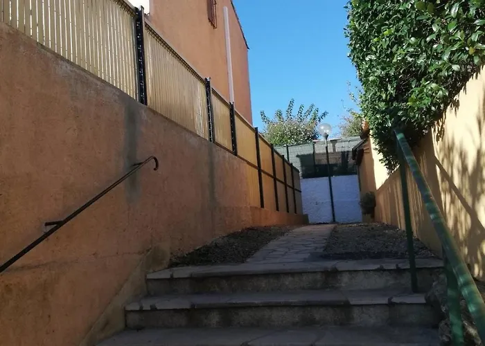 Maison Provencale Proche St Tropez * كوغولين